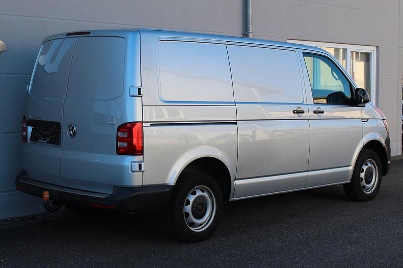 Gebraucht VW Transporter 102 PS (75 kW) 2017 Silber Van