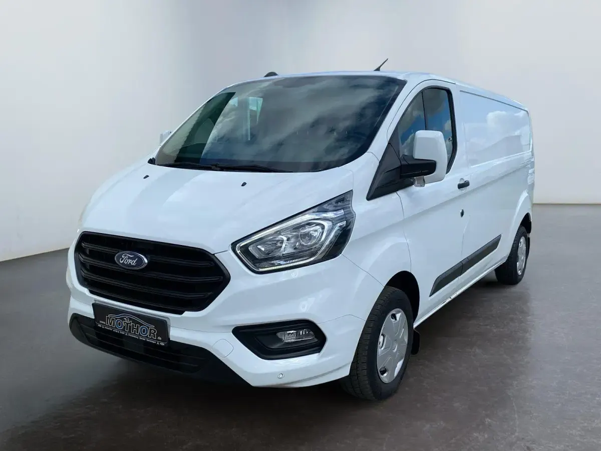 Gebraucht Ford 300 Trend 131 PS (96 kW) 2023 Weiß Van / Kleinbus