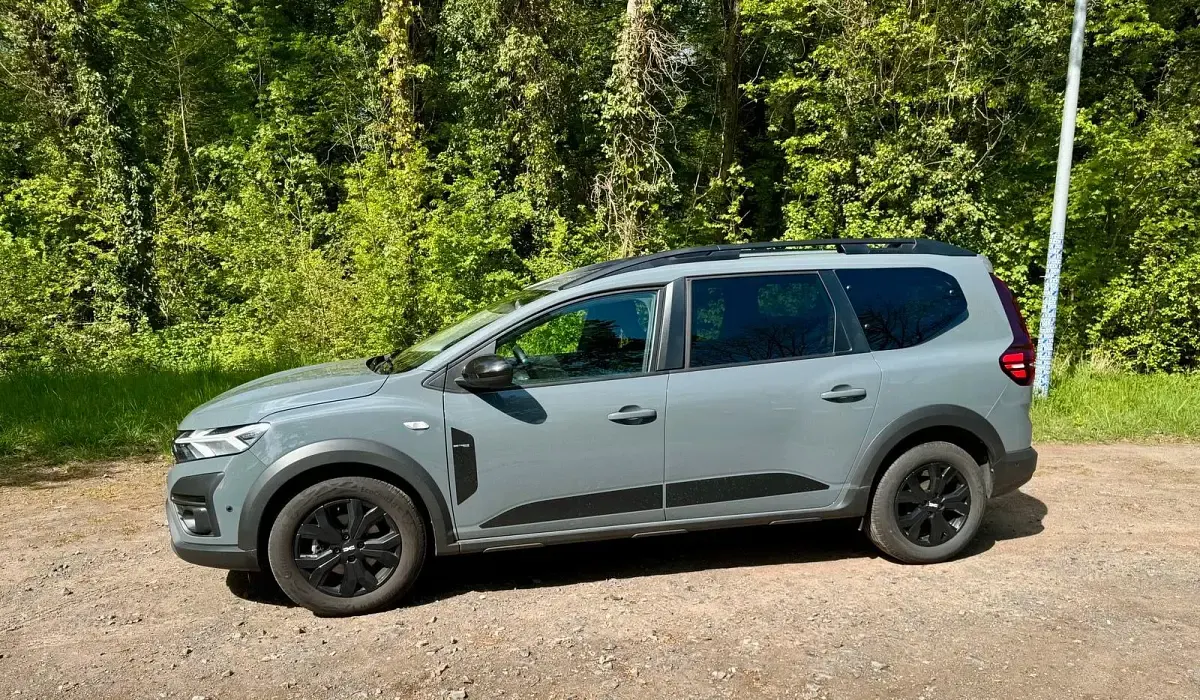 Gebraucht Dacia Jogger 110 PS (80 kW) 2023 Grau Van / Kleinbus