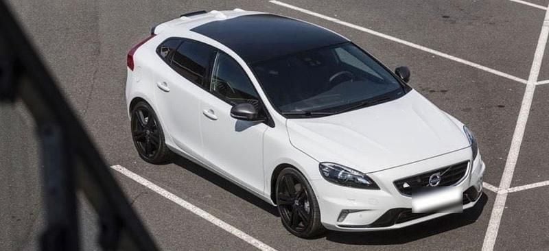 Gebraucht Volvo V40 R-Design 200 PS (147 kW) 2015 Weiß Limousine