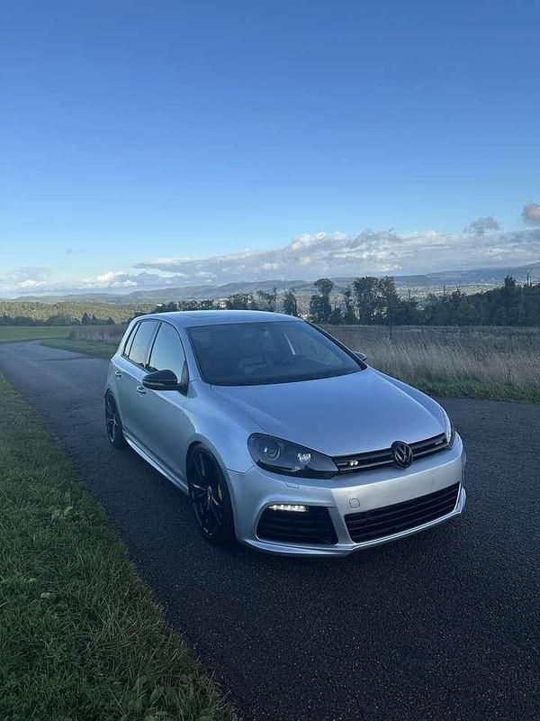 Grau Gebraucht 2011 VW Golf VI R Kleinwagen | 17.999 € - Bild 1/4