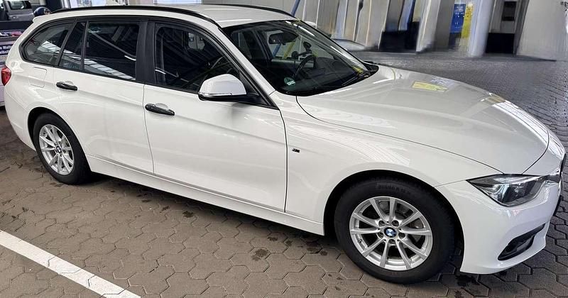 Gebraucht BMW 318 Advantage 150 PS (110 kW) 2019 Weiß Kombi