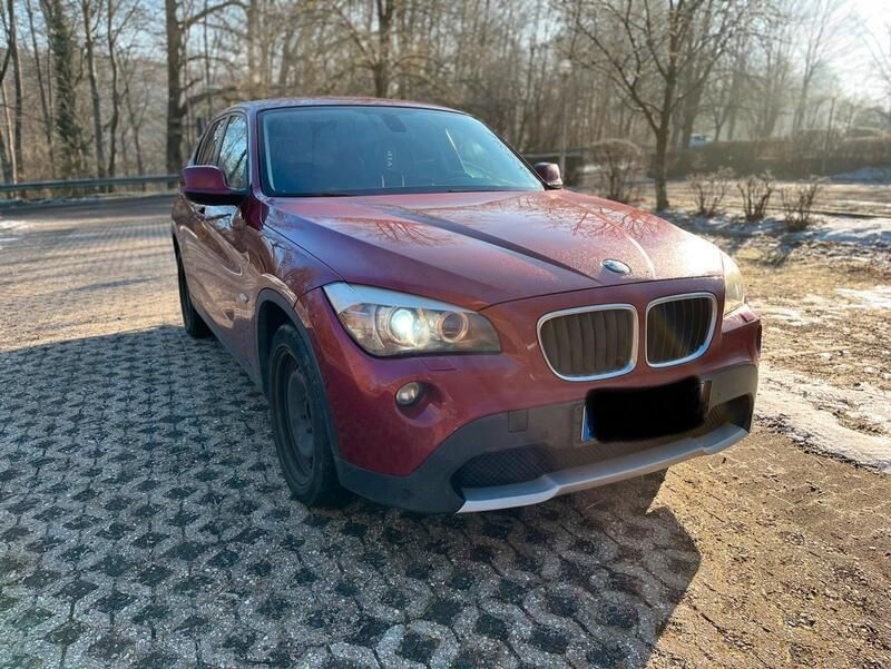 Rot Gebraucht 2010 BMW X1 SUV | 7.700 € (Fairer Preis) - Bild 1/4
