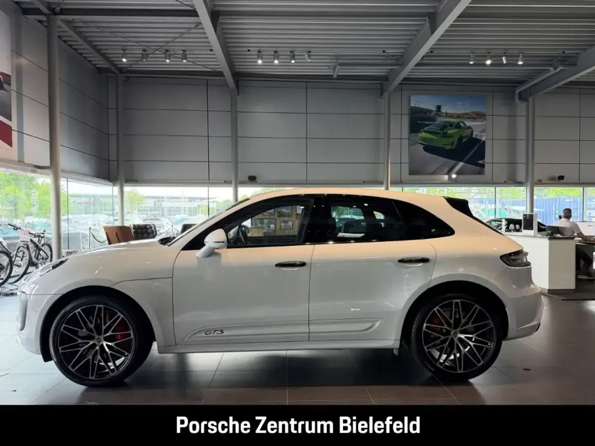 Gebraucht Porsche Macan 441 PS (324 kW) 2023 Carraraweißmetallic SUV