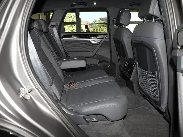 Gebraucht VW Touareg R 462 PS (339 kW) 2025 Blau SUV