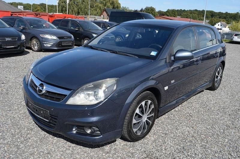 Grau Gebraucht 2007 Opel Signum Edition+ Kombi | 1.499 € (Fairer Preis) - Bild 1/4