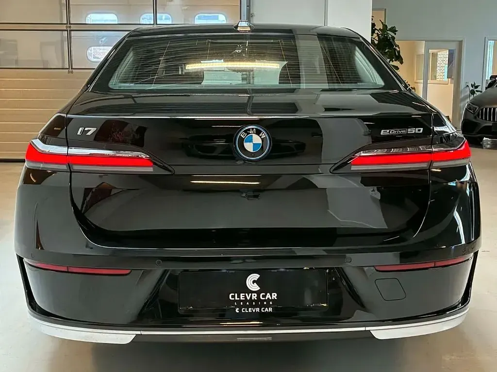 Gebraucht BMW i7 Sport Line 334 kW (455 PS) 2024 Schwarz Limousine