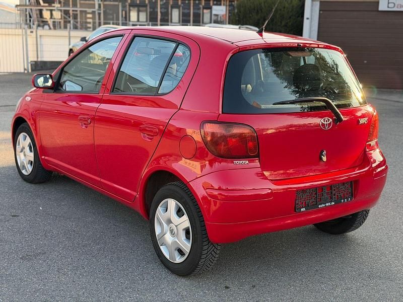 Gebraucht Toyota Yaris Sol 87 PS (63 kW) 2003 Rot Kleinwagen