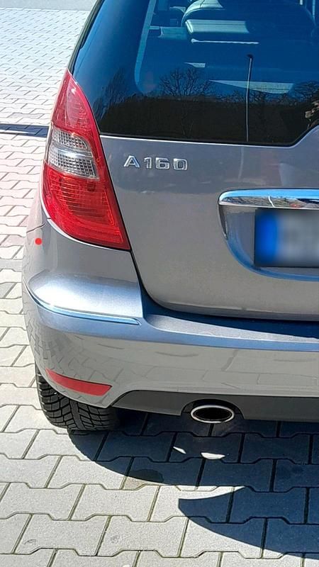 Gebraucht Mercedes A160 95 PS (69 kW) 2011 Grau Kleinwagen