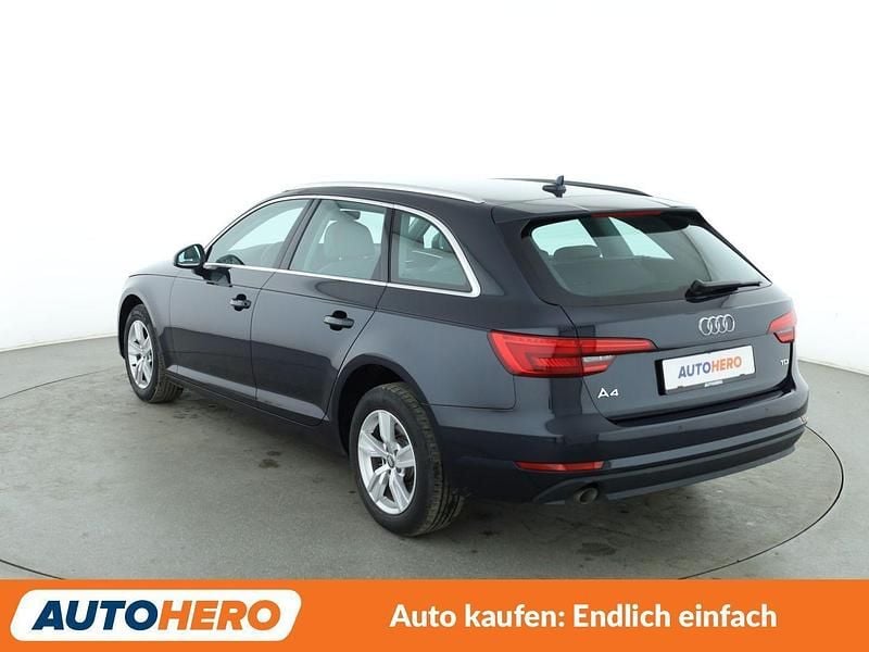 Gebraucht Audi A4 Comfort 150 PS (110 kW) 2016 Blau Kombi