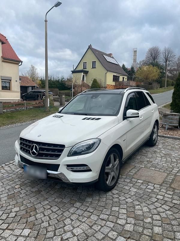 Gebraucht Mercedes ML350 258 PS (189 kW) 2012 Weiß SUV