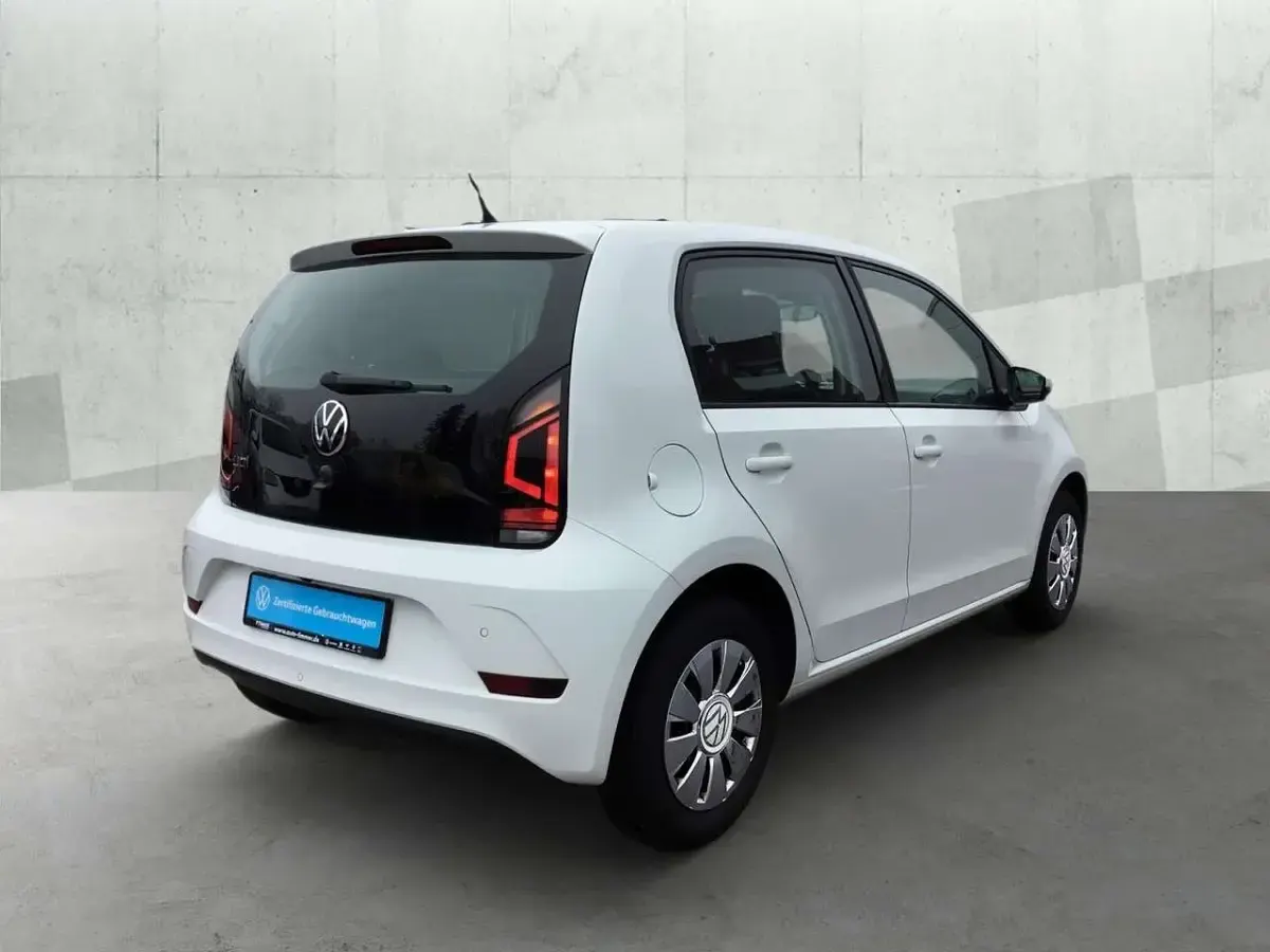 Second-hand VW up! 65 CP (47 kW) 2022 Alb Hatchback
