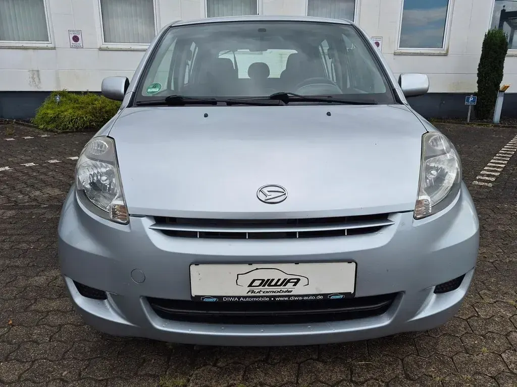 Gebraucht Daihatsu Sirion 91 PS (66 kW) 2007 Silber Kleinwagen