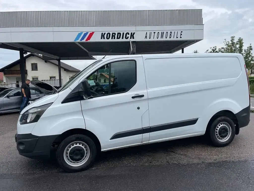 Gebraucht Ford Transit Custom 105 PS (77 kW) 2018 Weiß Van / Kleinbus