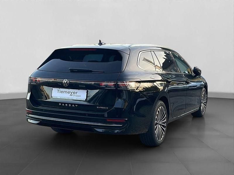Gebraucht VW Passat Elegance 204 PS (150 kW) 2025 Schwarz Kombi