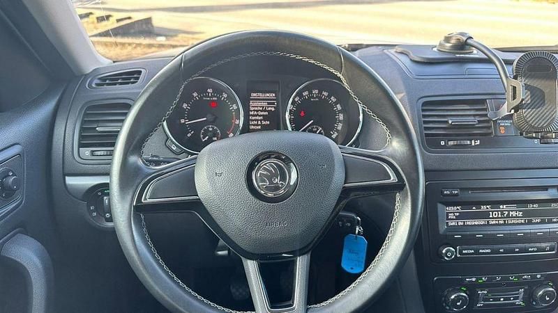 Gebraucht Skoda Yeti Adventure 122 PS (89 kW) 2015 Silber SUV