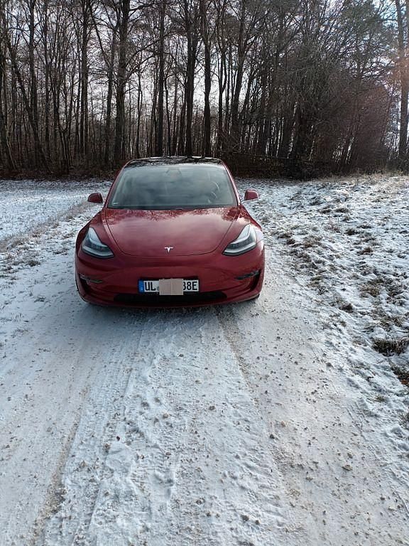 Gebraucht Tesla Model 3 Standard Range Plus 225 kW (306 PS) 2019 Rot Limousine