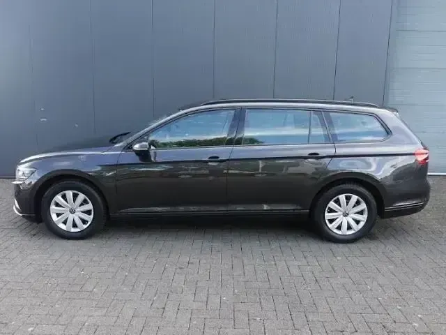 Gebraucht VW Passat Conceptline 150 PS (110 kW) 2023 Grau Kombi