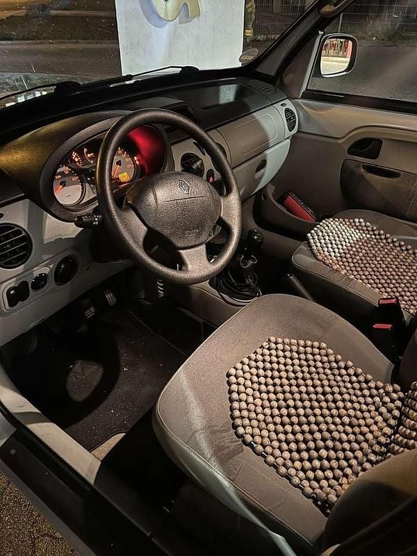 Gebraucht Renault Kangoo Expression 95 PS (69 kW) 2004 Silber Kombi