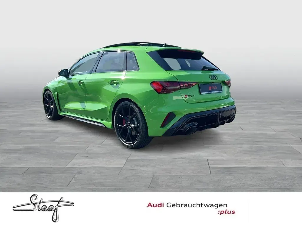 Neu Audi RS3 Sport 400 PS (294 kW) 2025 Grün Limousine
