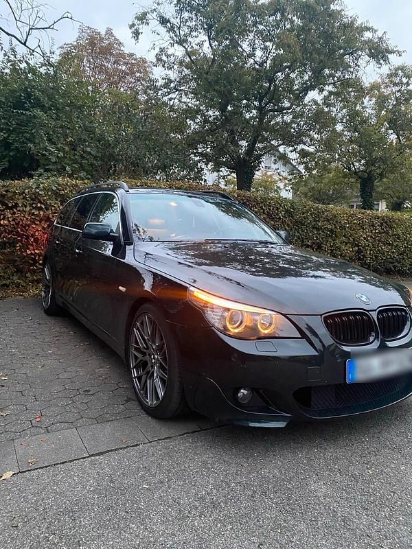 Gebraucht BMW 525 197 PS (144 kW) 2009 Grün Kombi