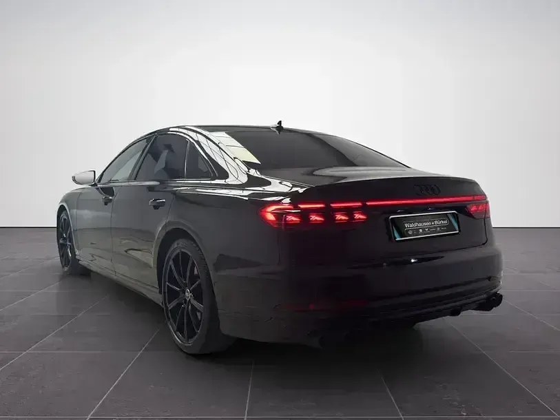 Gebraucht Audi S8 Ambiente 571 PS (419 kW) 2023 Mythosschwarz (metallic) Limousine