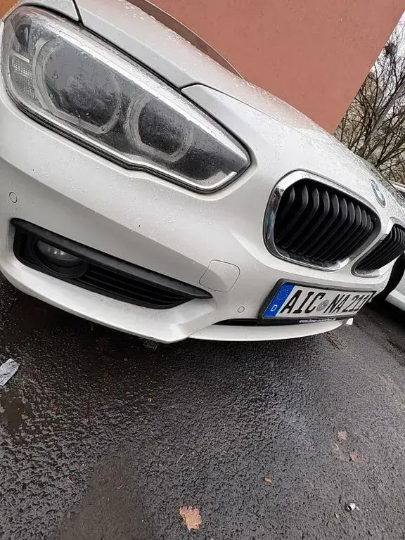 Gebraucht BMW 120 Advantage 190 PS (139 kW) 2015 Weiß Kleinwagen