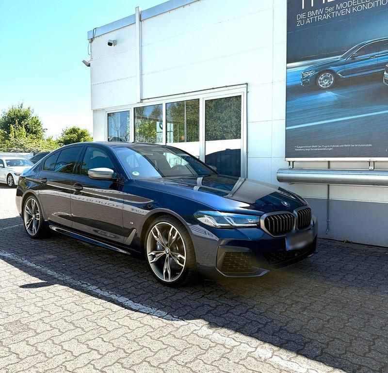 Gebraucht BMW M550 Shadowline 530 PS (389 kW) 2021 Blau Limousine