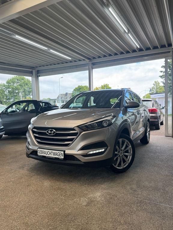 Weiß Gebraucht 2017 Hyundai Tucson Classic SUV | 15.890 € (Fairer Preis) - Bild 1/4