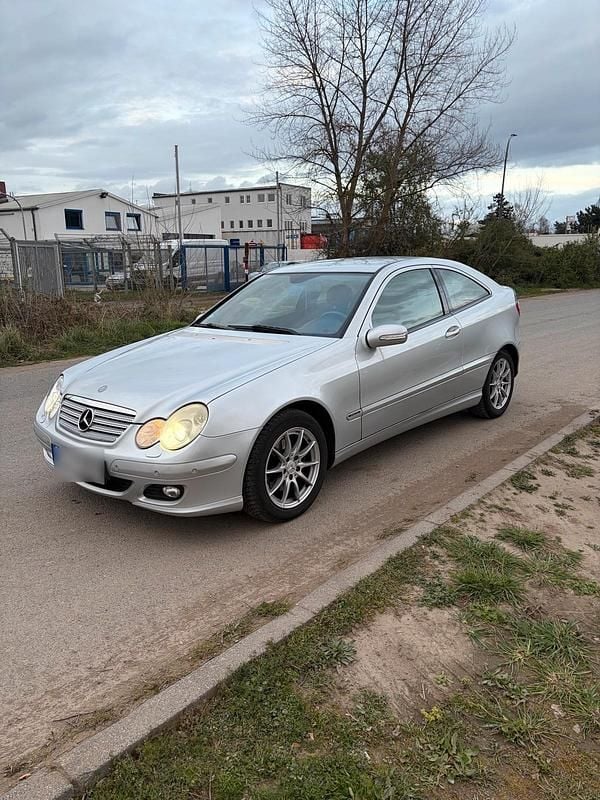 Gebraucht Mercedes C180 143 PS (105 kW) 2005 Silber Coupé