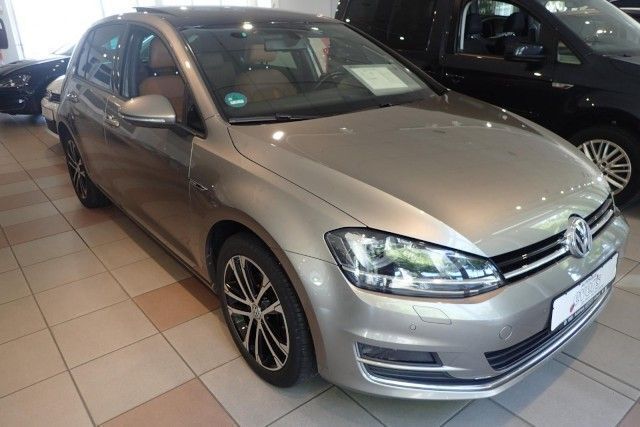 Braun Gebraucht 2014 VW Golf VII Edition Limousine | 13.990 € (Etwas zu teuer) - Bild 1/4