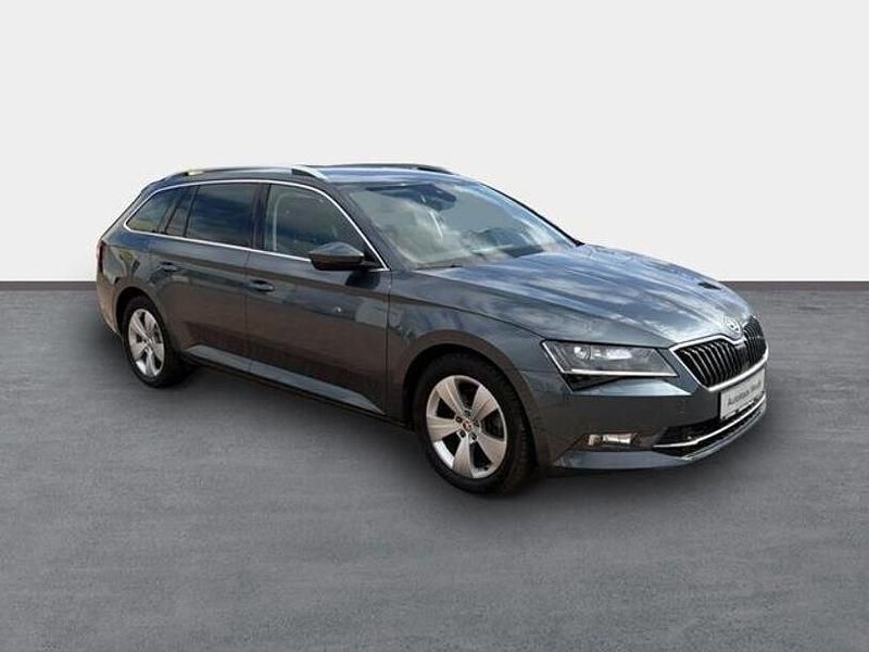 Gebraucht Skoda Superb Style 150 PS (110 kW) 2019 Grau Kombi