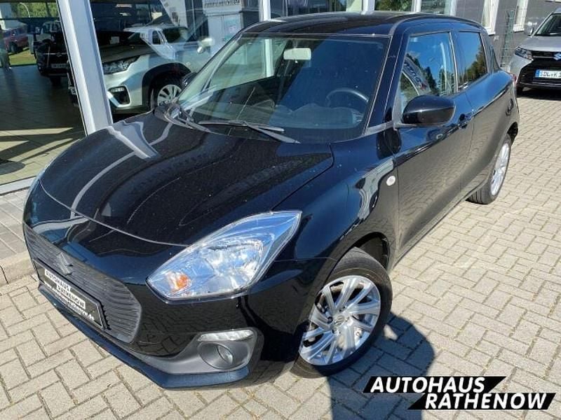 Gebraucht Suzuki Swift Comfort 90 PS (66 kW) 2020 Schwarz Kleinwagen