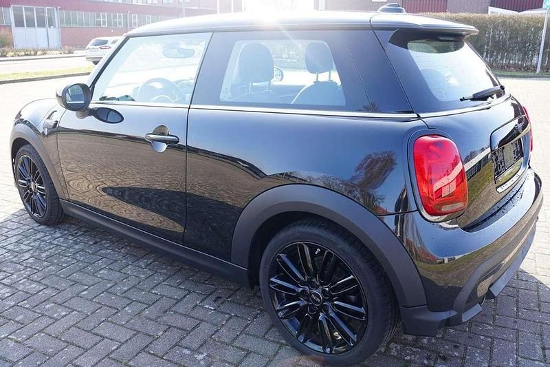 Gebraucht Mini Cooper 136 PS (100 kW) 2023 Schwarz Kleinwagen