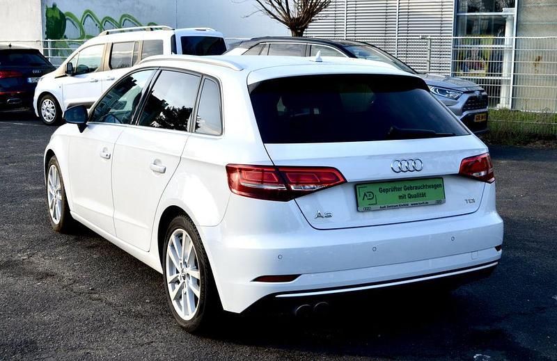 Gebraucht Audi A3 Sport 150 PS (110 kW) 2018 Weiß Limousine