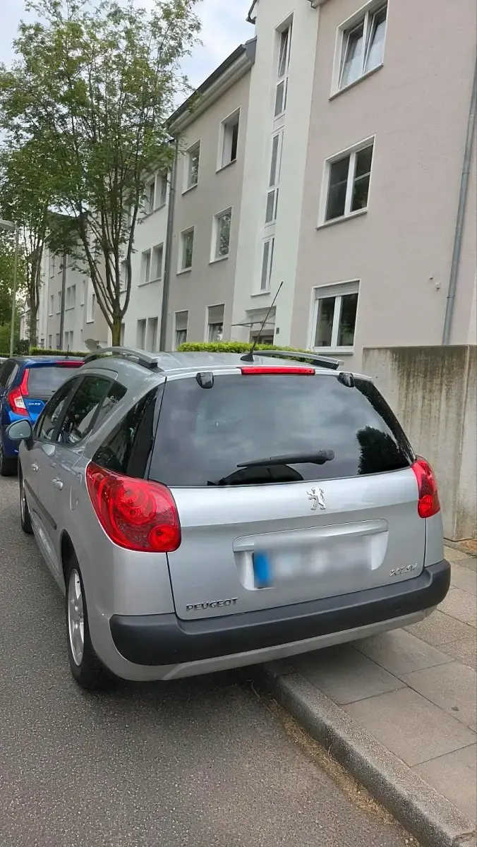 Gebraucht Peugeot 207 90 PS (66 kW) 2009 Silber Kombi