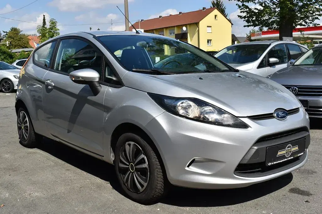 Gebraucht Ford Fiesta Trend 60 PS (44 kW) 2012 Silber Kleinwagen