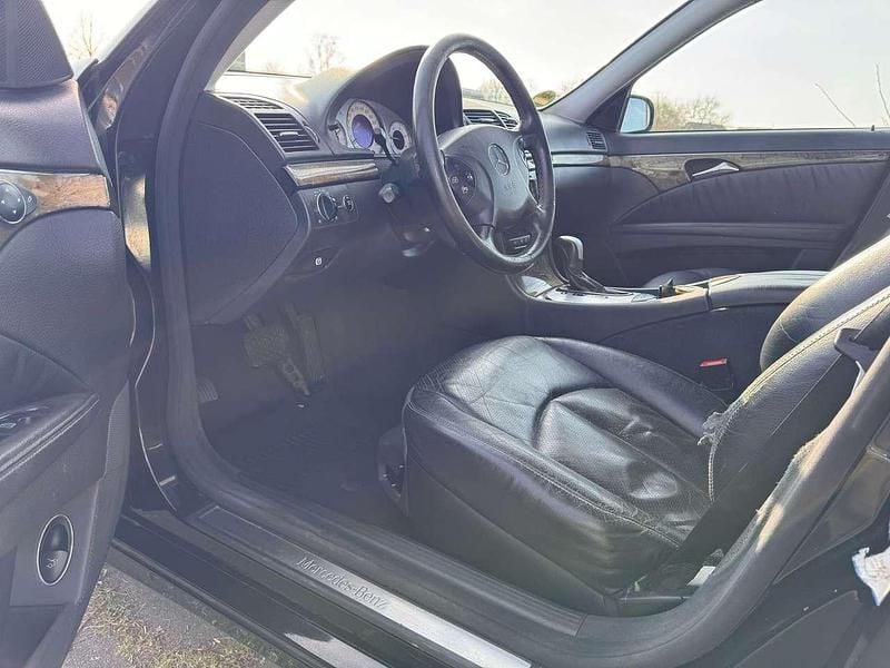 Gebraucht Mercedes E280 177 PS (130 kW) 2004 Schwarz  unilack Limousine