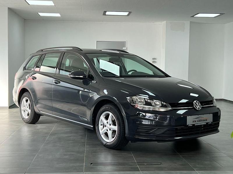 Grau Gebraucht 2020 VW Golf VII Trendline Kombi | 14.490 € (Fairer Preis) - Bild 1/4