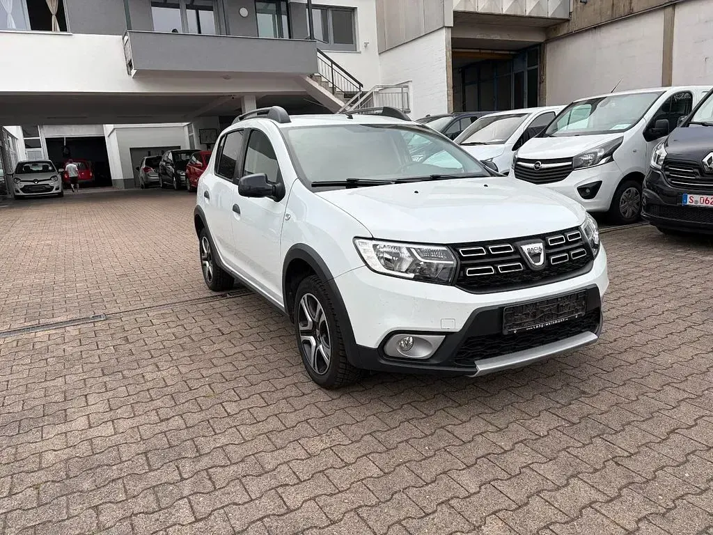 Gebraucht Dacia Sandero Celebration 90 PS (66 kW) 2018 Weiß SUV