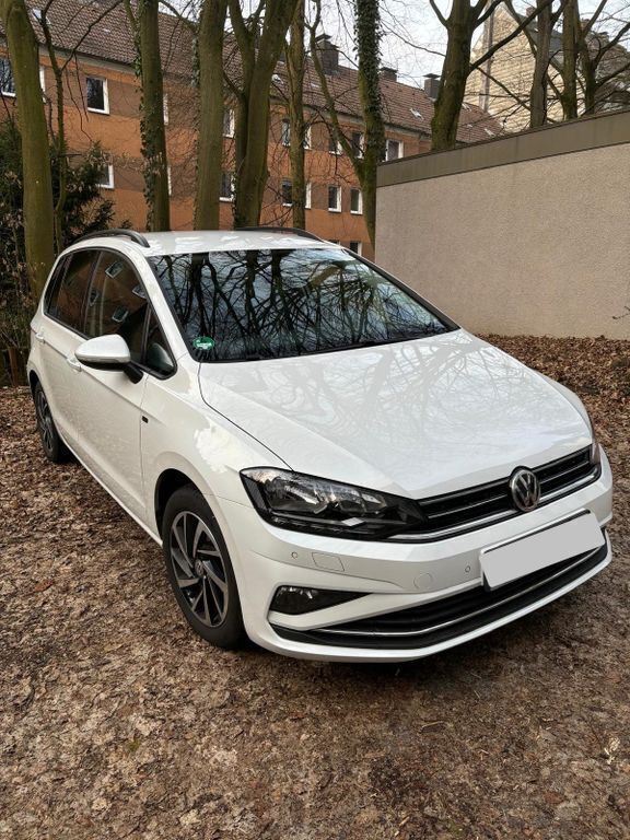 Weiß Gebraucht 2018 VW Golf Sportsvan Join Van / Kleinbus | 13.900 € (Fairer Preis) - Bild 1/4