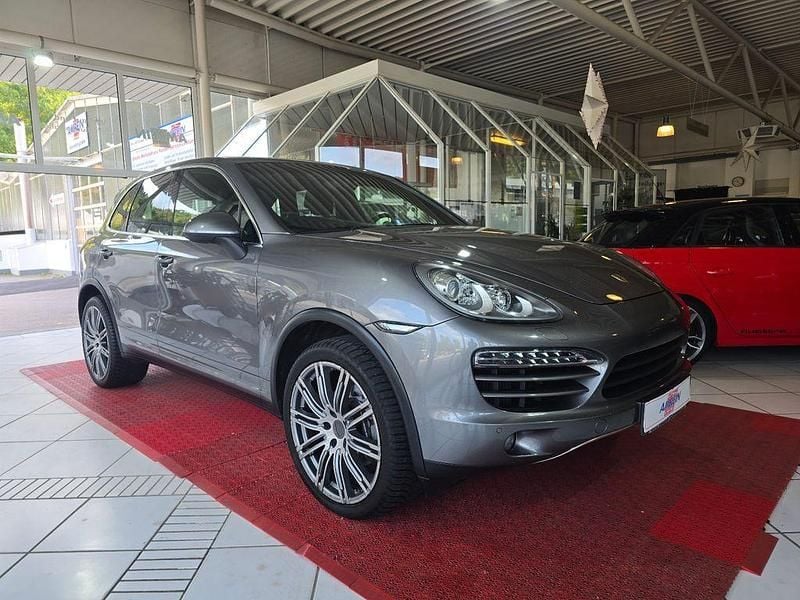 Grau Gebraucht 2011 Porsche Cayenne Turbo SUV | 16.900 € (Guter Preis) - Bild 1/4