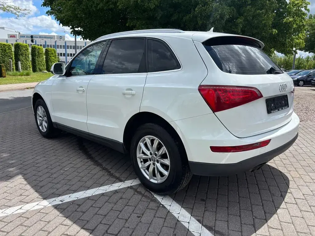 Używany Audi Q5 Design 170 KM (125 kW) 2012 Biały SUV