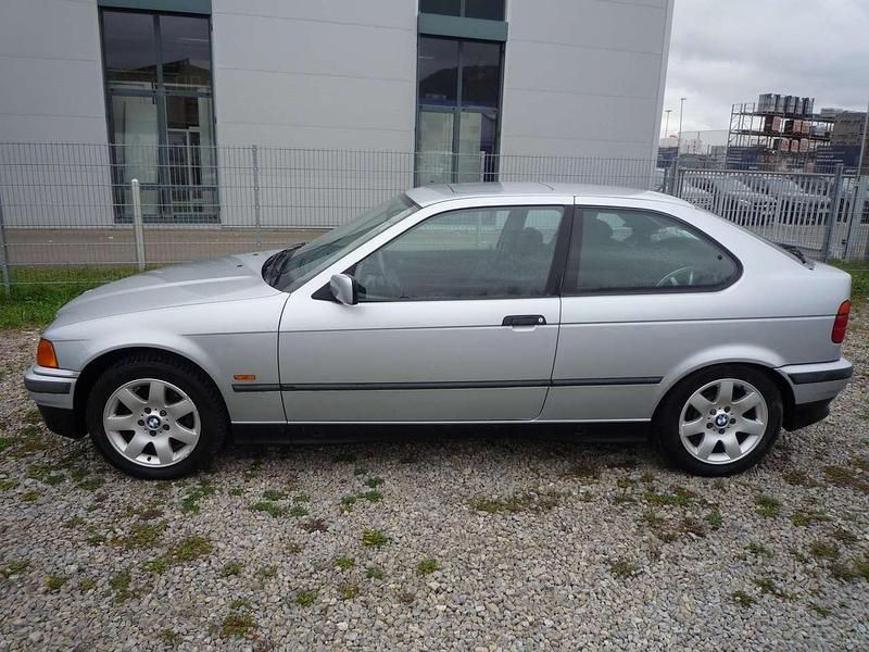 Gebraucht BMW 316 102 PS (75 kW) 1997 Silber Limousine