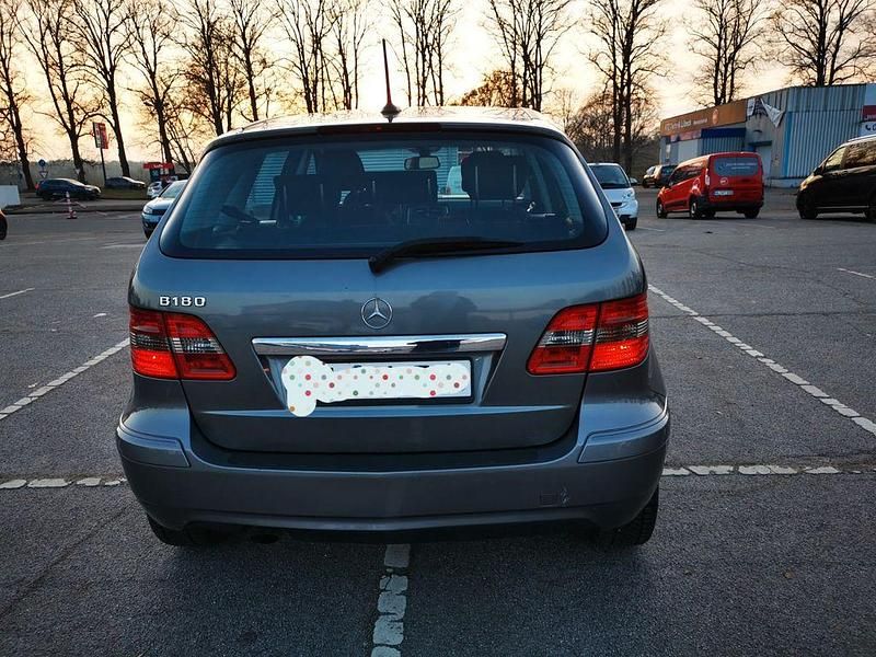 Gebraucht Mercedes B180 116 PS (85 kW) 2009 Grau Van / Kleinbus