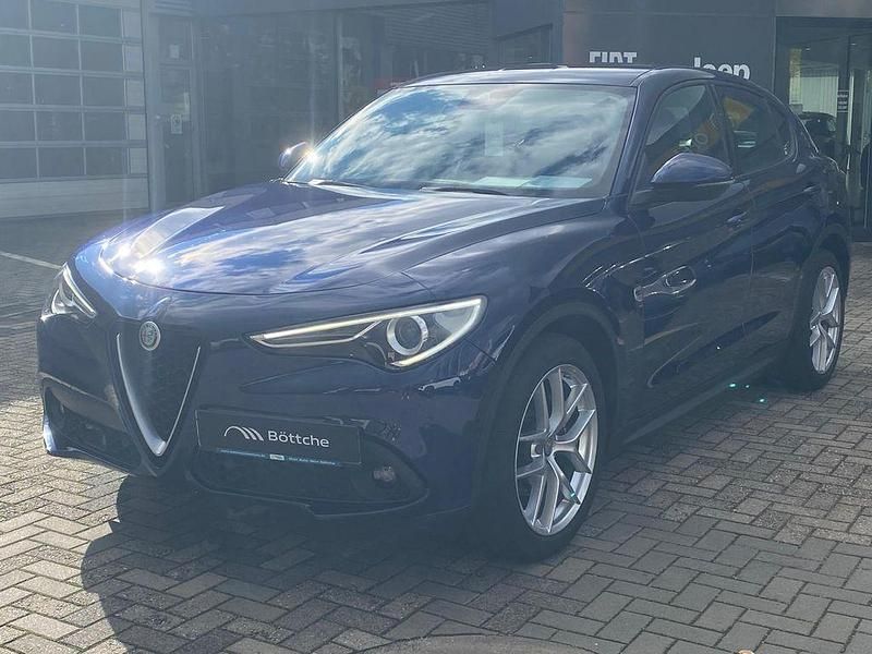 Colore esterno (blu montecarlo Gebraucht 2020 Alfa Romeo Stelvio Lusso SUV | 28.990 € (Fairer Preis) - Bild 1/4