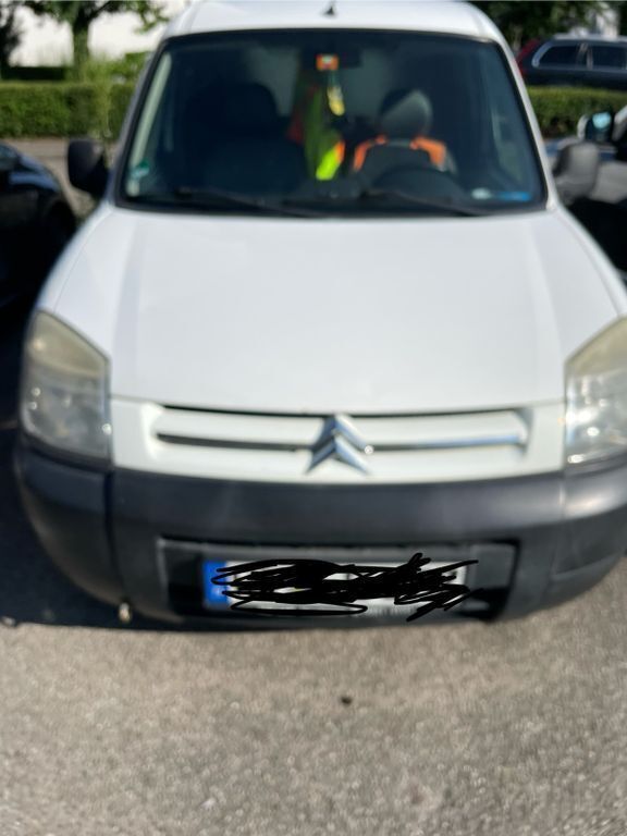 Weiß Gebraucht 2007 Citroën Berlingo Advance Van / Kleinbus | 2.200 € (Fairer Preis) - Bild 1/4