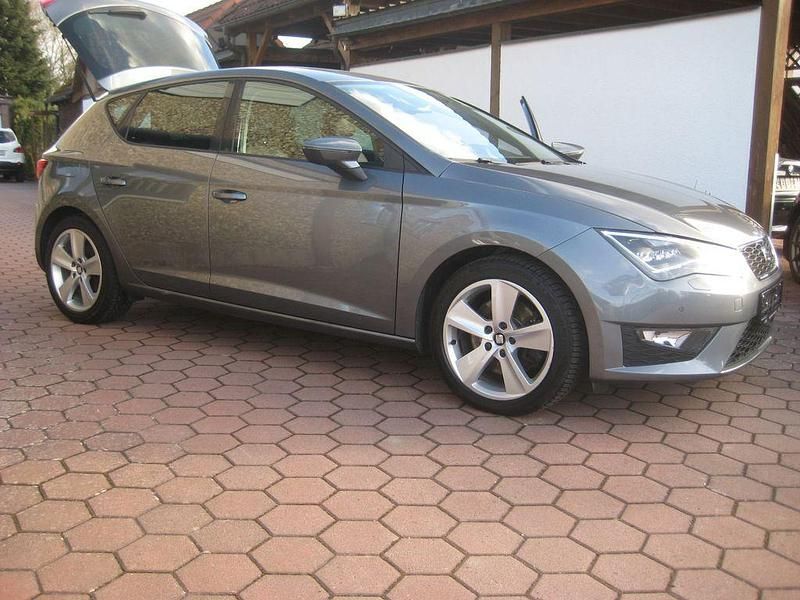 Second-hand Seat Leon FR 184 CP (135 kW) 2015 Gri Berlinǎ