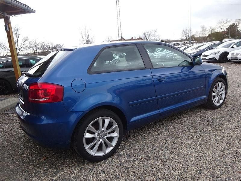 Gebraucht Audi A3 Attraction 125 PS (91 kW) 2009 Blau Kleinwagen