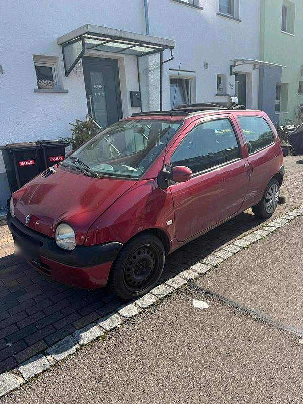 Używany Renault Twingo 70 KM (51 kW) 2002 Czerwony Hatchback
